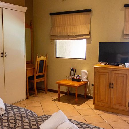 Hotel Numbi & Garden Suites Хейзивью Экстерьер фото