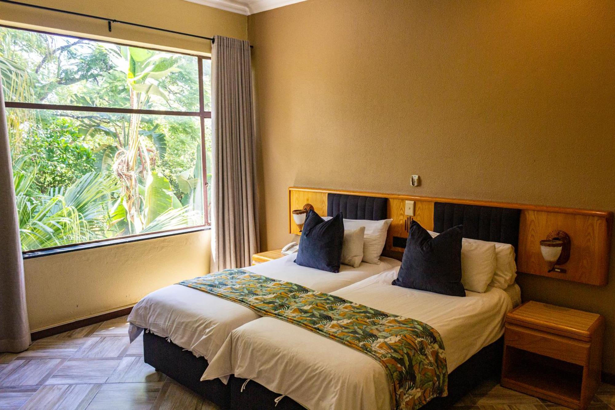 Hotel Numbi & Garden Suites Хейзивью Экстерьер фото