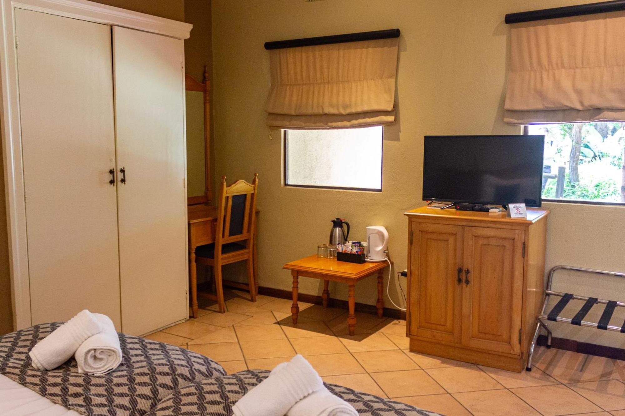 Hotel Numbi & Garden Suites Хейзивью Экстерьер фото